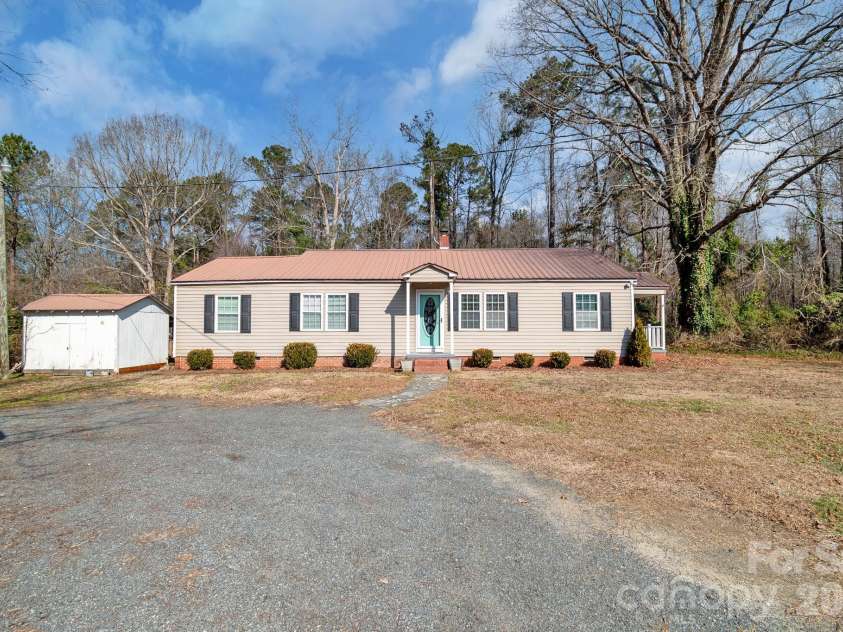 391 Phillipstown Road, Kershaw, SC 29067.  MLS# CAR4342729, YatesRealty ID 7963. 