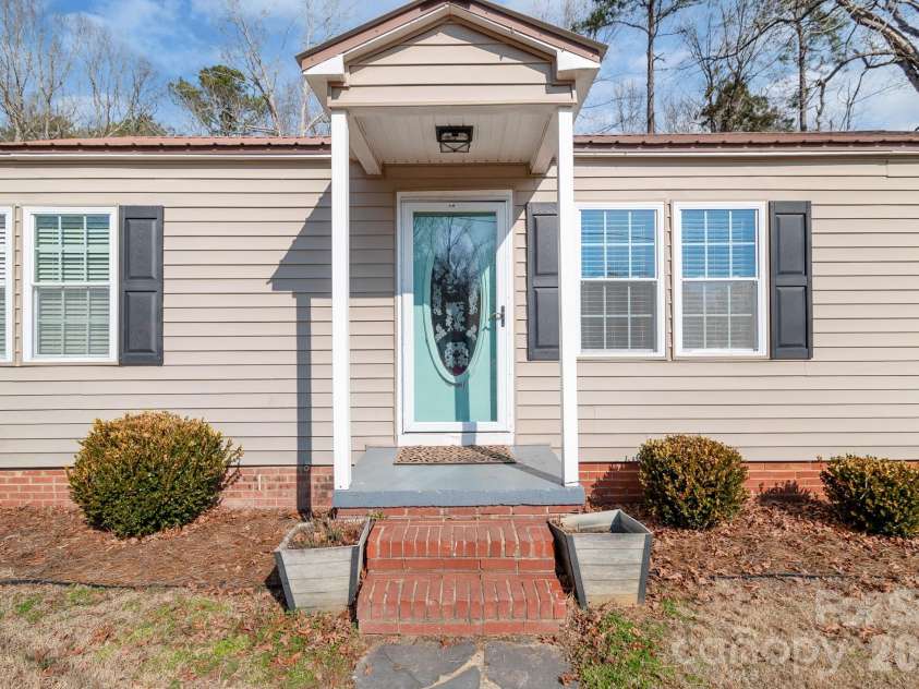 391 Phillipstown Road, Kershaw, SC 29067.  MLS# CAR4342729, YatesRealty ID 7963. 