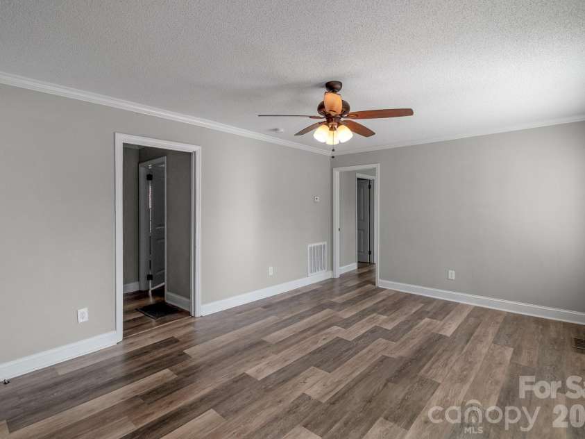 391 Phillipstown Road, Kershaw, SC 29067.  MLS# CAR4342729, YatesRealty ID 7963. 