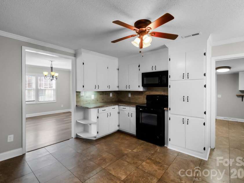 391 Phillipstown Road, Kershaw, SC 29067.  MLS# CAR4342729, YatesRealty ID 7963. 