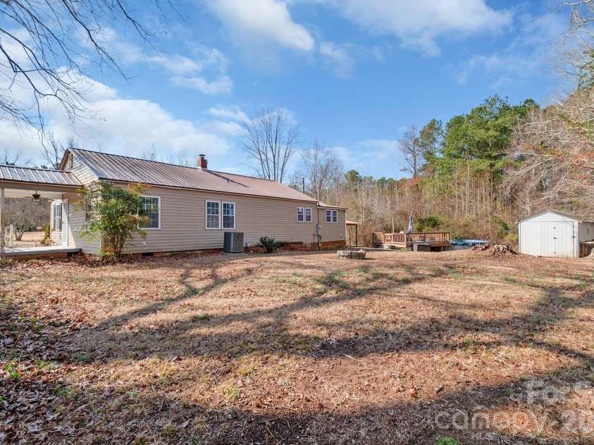 391 Phillipstown Road, Kershaw, SC 29067.  MLS# CAR4342729, YatesRealty ID 7963. 