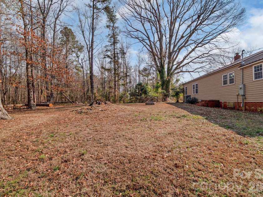 391 Phillipstown Road, Kershaw, SC 29067.  MLS# CAR4342729, YatesRealty ID 7963. 