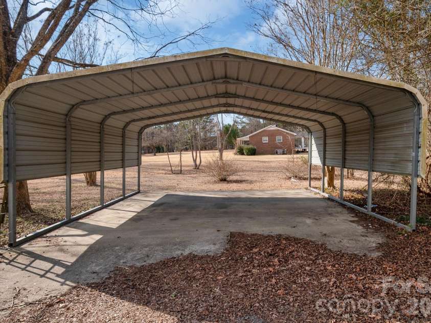 391 Phillipstown Road, Kershaw, SC 29067.  MLS# CAR4342729, YatesRealty ID 7963. 
