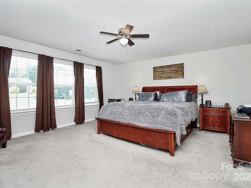 1419 Ava Lane, Denver, NC 28037.  MLS# CAR4133765, YatesRealty ID 7964. Large Owners Suite