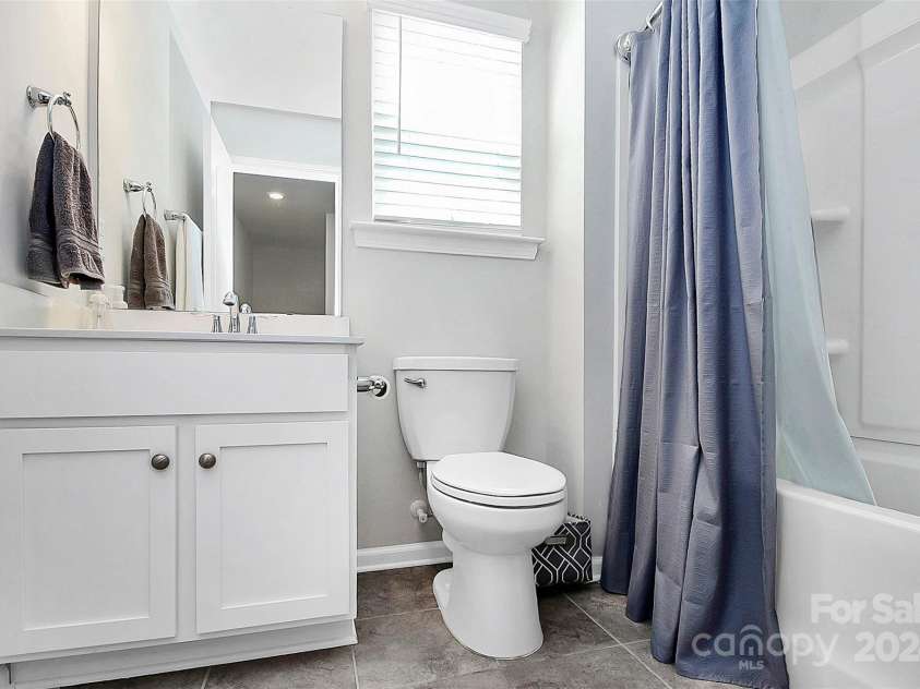 1419 Ava Lane, Denver, NC 28037.  MLS# CAR4133765, YatesRealty ID 7964. Shared bathroom for loft and fourth room