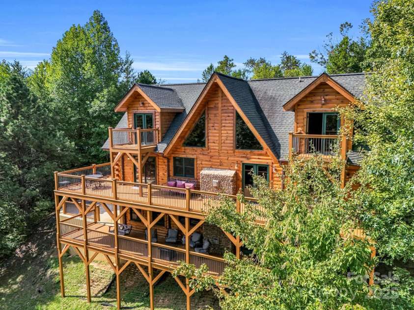219 Highland Heights, Lake Lure, NC 28746.  MLS# CAR4172812, YatesRealty ID 7964. 