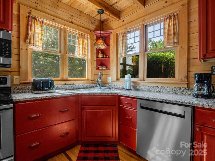 219 Highland Heights, Lake Lure, NC 28746.  MLS# CAR4172812, YatesRealty ID 7964. 
