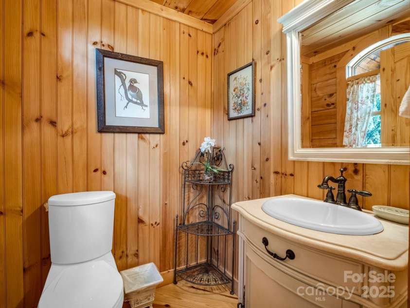 219 Highland Heights, Lake Lure, NC 28746.  MLS# CAR4172812, YatesRealty ID 7964. 
