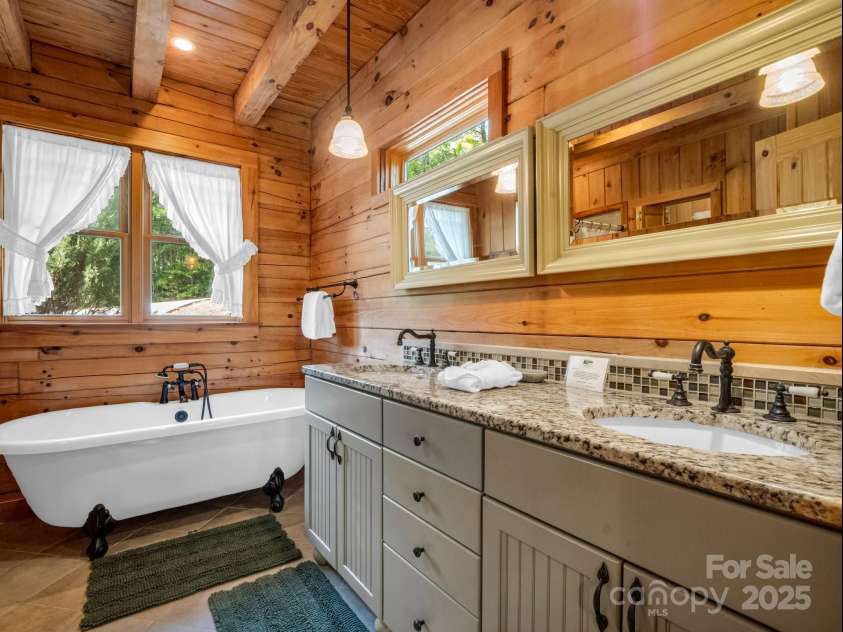 219 Highland Heights, Lake Lure, NC 28746.  MLS# CAR4172812, YatesRealty ID 7964. 