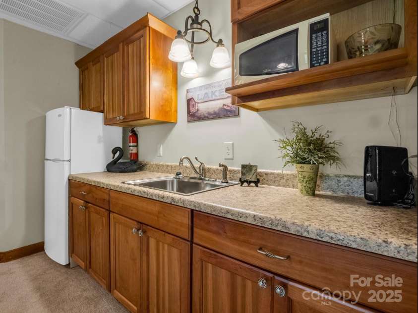 219 Highland Heights, Lake Lure, NC 28746.  MLS# CAR4172812, YatesRealty ID 7964. 