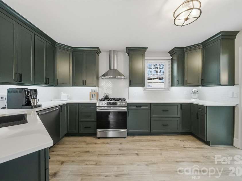 1002 Brady Avenue, Newton, NC 28658.  MLS# CAR4337906, YatesRealty ID 7965. Kitchen