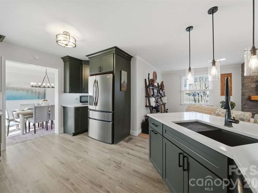 1002 Brady Avenue, Newton, NC 28658.  MLS# CAR4337906, YatesRealty ID 7965. Kitchen