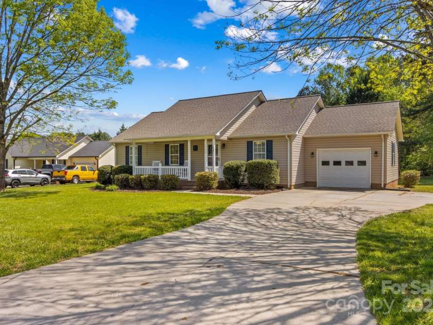 140 Hazelwood Drive, Rockwell, NC 28138.  MLS# CAR4247251, YatesRealty ID 7966. 
