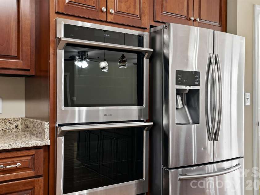 575 Hill Road, Lincolnton, NC 28092.  MLS# CAR4343352, YatesRealty ID 7966. Double convection ovens for effortless cooking