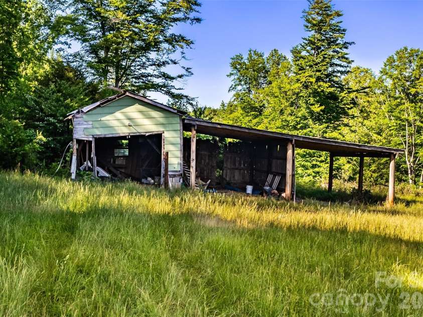 575 Hill Road, Lincolnton, NC 28092.  MLS# CAR4343352, YatesRealty ID 7966. Older Pole Barn