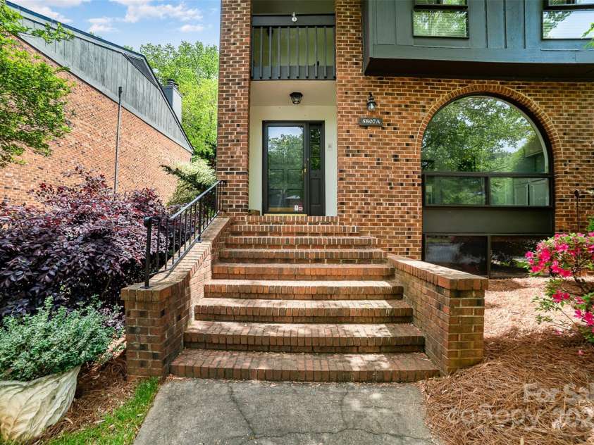 5807 Sharon Road, Charlotte, NC 28210.  MLS# CAR4245125, YatesRealty ID 7968. 