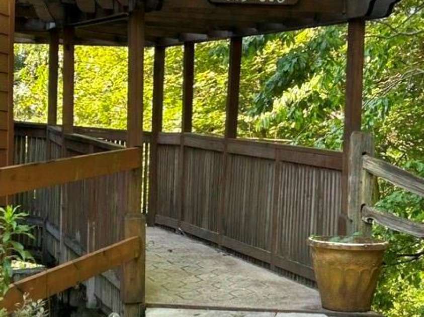 157 Toxaway Views Drive, Lake Toxaway, NC 28747.  MLS# CAR4417213, YatesRealty ID 7969. 
