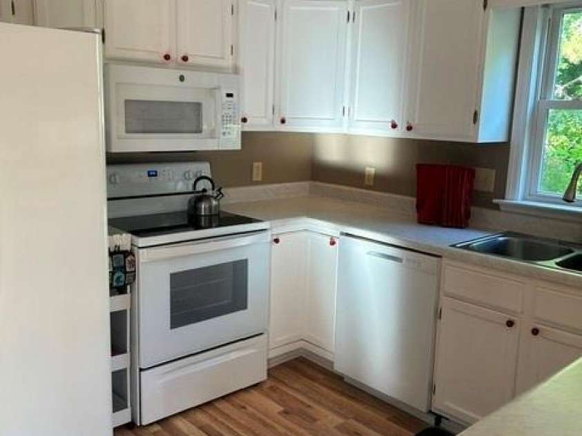 157 Toxaway Views Drive, Lake Toxaway, NC 28747.  MLS# CAR4417213, YatesRealty ID 7969. Kitchen
