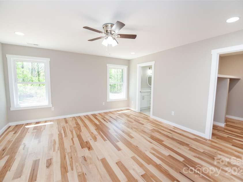 285 Highland Park Road, East Flat Rock, NC 28726.  MLS# CAR4244891, YatesRealty ID 7969. 