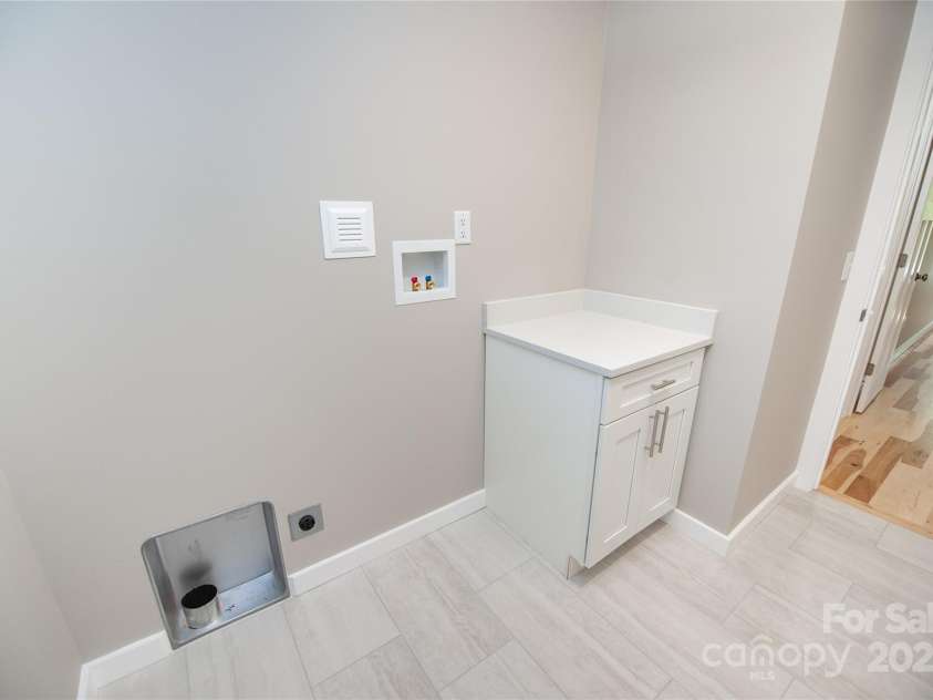 285 Highland Park Road, East Flat Rock, NC 28726.  MLS# CAR4244891, YatesRealty ID 7969. 