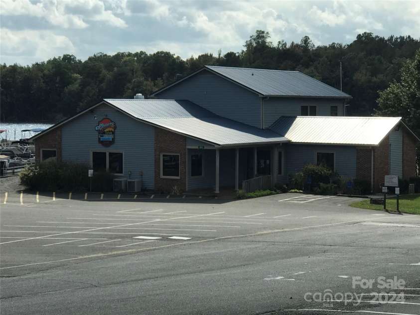 150 Marina Drive, New London, NC 28127.  MLS# CAR4138331, YatesRealty ID 797. 