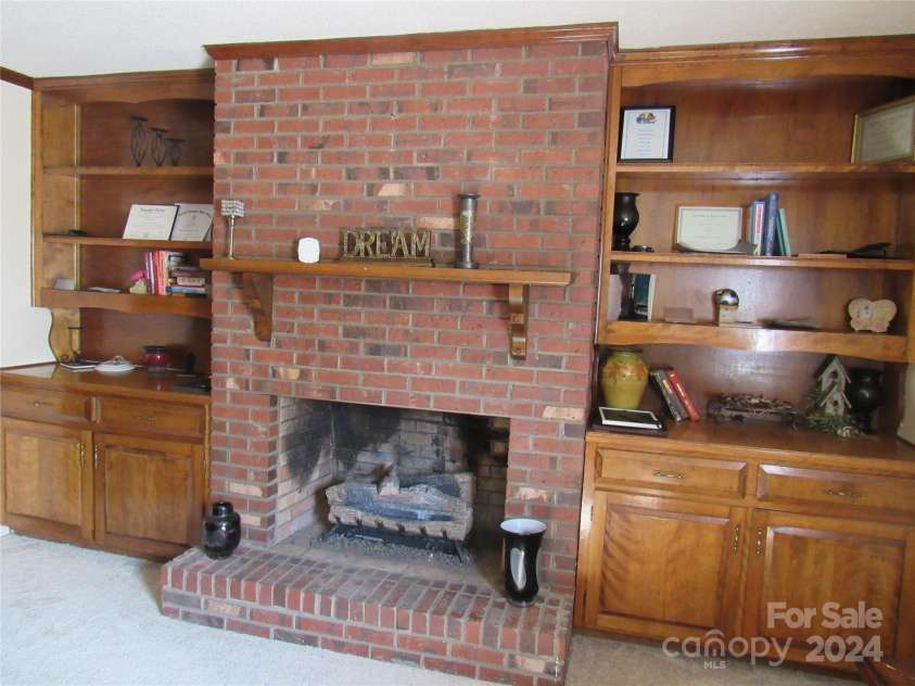 171 Fox Run Road, Forest City, NC 28043.  MLS# CAR4111565, YatesRealty ID 797. 