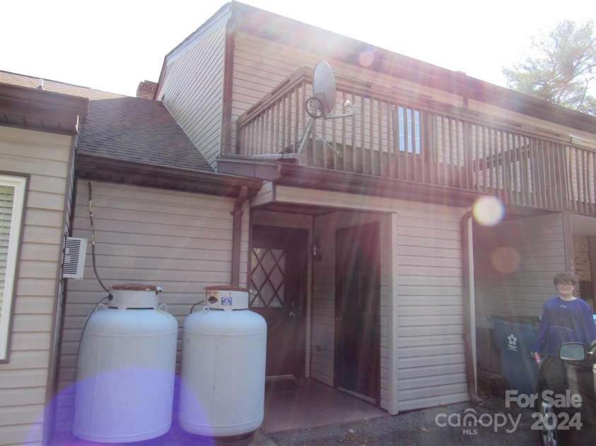 171 Fox Run Road, Forest City, NC 28043.  MLS# CAR4111565, YatesRealty ID 797. 