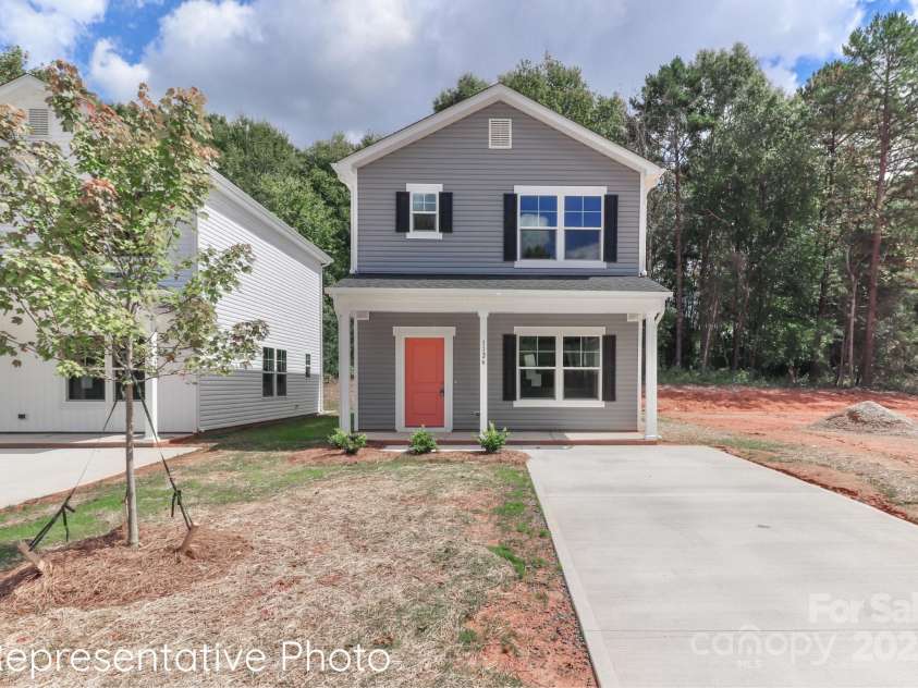 409 Iredell Avenue, Mooresville, NC 28115.  MLS# CAR4329326, YatesRealty ID 797. 