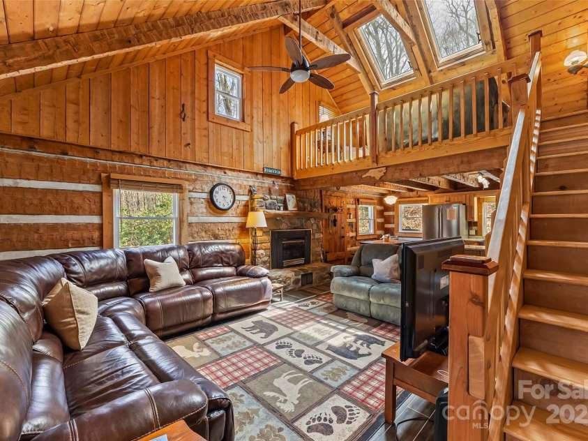 7133 Valley View Drive, Newland, NC 28657.  MLS# CAR4248899, YatesRealty ID 7970. 