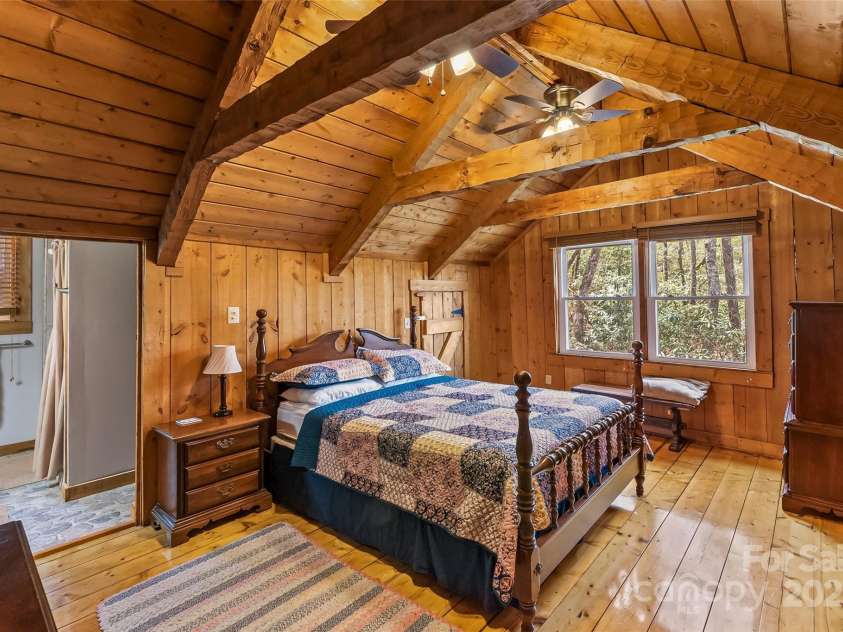 7133 Valley View Drive, Newland, NC 28657.  MLS# CAR4248899, YatesRealty ID 7970. 