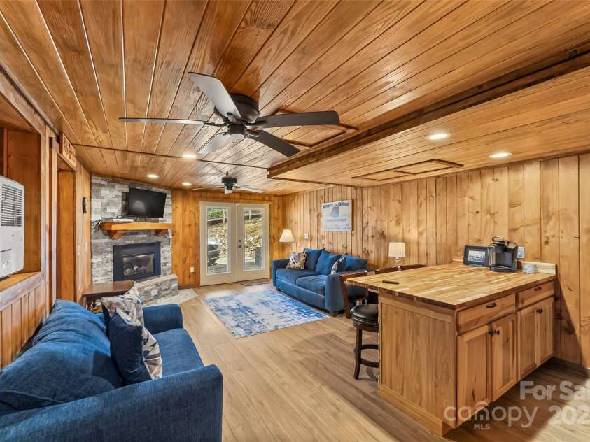 7133 Valley View Drive, Newland, NC 28657.  MLS# CAR4248899, YatesRealty ID 7970. 