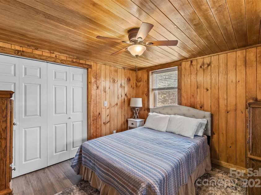 7133 Valley View Drive, Newland, NC 28657.  MLS# CAR4248899, YatesRealty ID 7970. 