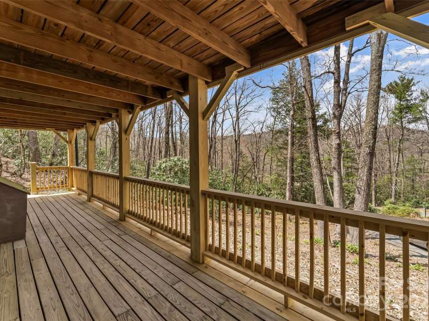 7133 Valley View Drive, Newland, NC 28657.  MLS# CAR4248899, YatesRealty ID 7970. 