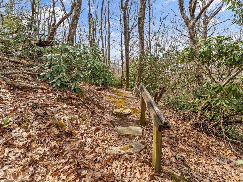 7133 Valley View Drive, Newland, NC 28657.  MLS# CAR4248899, YatesRealty ID 7970. 