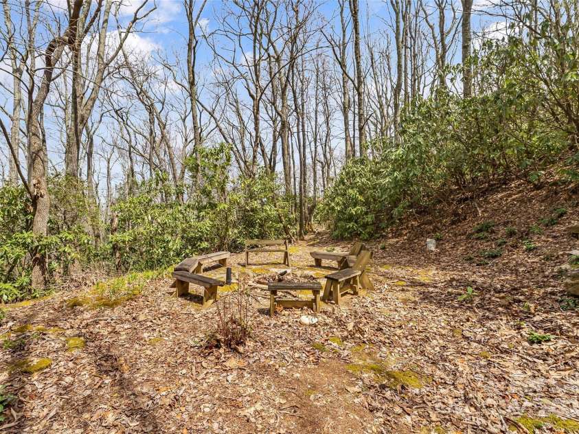 7133 Valley View Drive, Newland, NC 28657.  MLS# CAR4248899, YatesRealty ID 7970. 