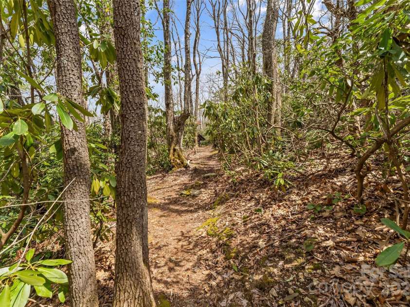 7133 Valley View Drive, Newland, NC 28657.  MLS# CAR4248899, YatesRealty ID 7970. 