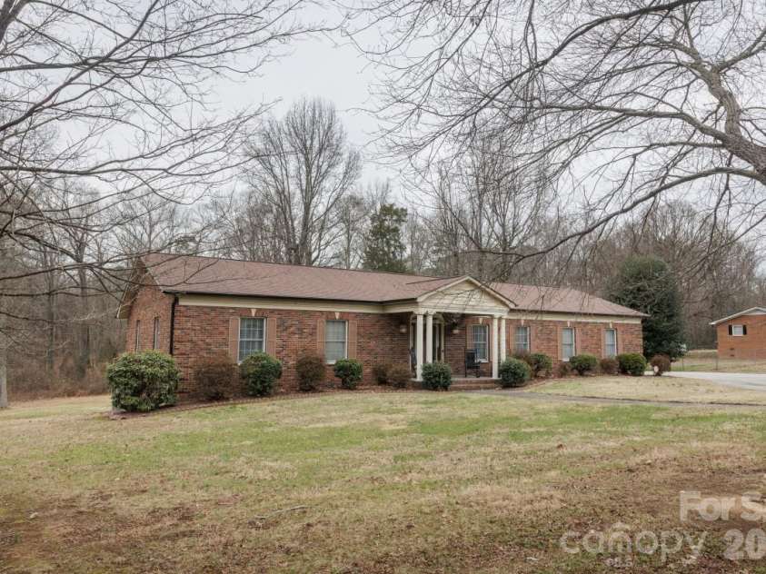 5027 Old Salisbury Concord Road, Kannapolis, NC 28083.  MLS# CAR4342812, YatesRealty ID 7972. 