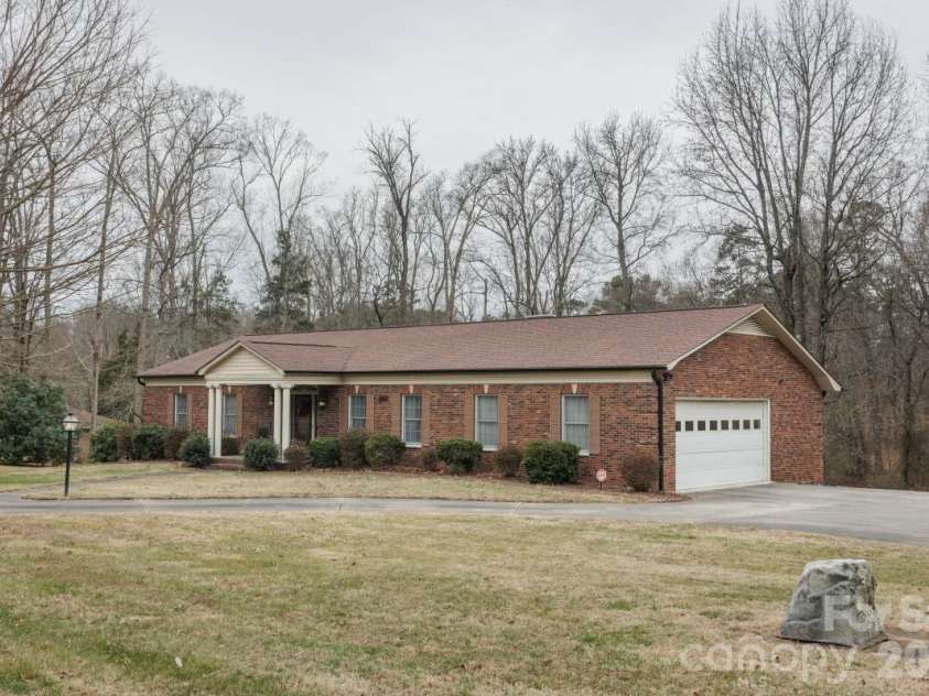 5027 Old Salisbury Concord Road, Kannapolis, NC 28083.  MLS# CAR4342812, YatesRealty ID 7972. 