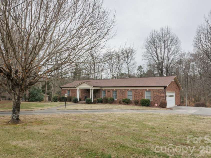 5027 Old Salisbury Concord Road, Kannapolis, NC 28083.  MLS# CAR4342812, YatesRealty ID 7972. 