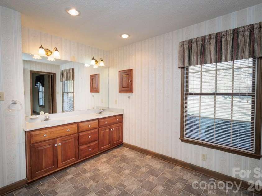 5027 Old Salisbury Concord Road, Kannapolis, NC 28083.  MLS# CAR4342812, YatesRealty ID 7972. 