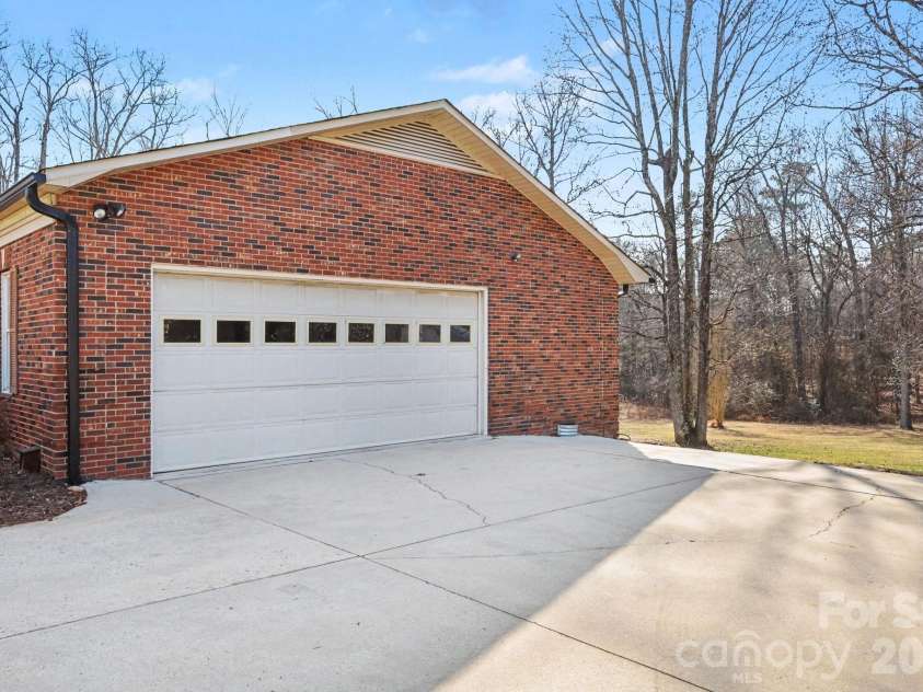 5027 Old Salisbury Concord Road, Kannapolis, NC 28083.  MLS# CAR4342812, YatesRealty ID 7972. 