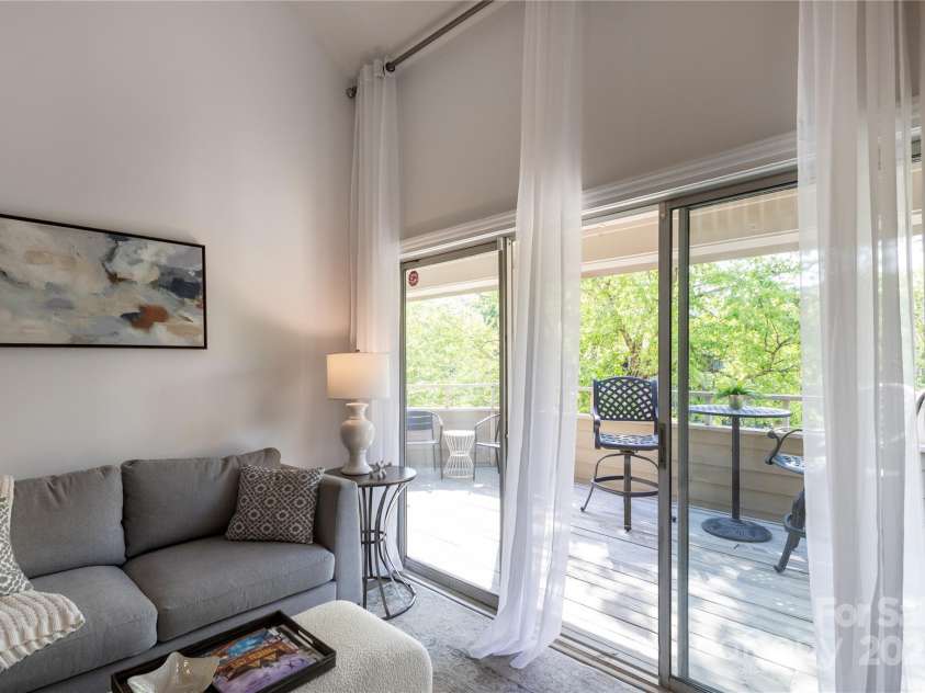 2504 Stradbrook Drive, Charlotte, NC 28210.  MLS# CAR4248177, YatesRealty ID 7973. 