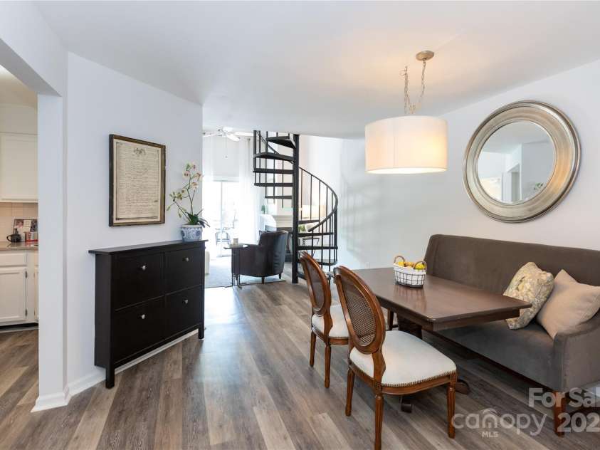 2504 Stradbrook Drive, Charlotte, NC 28210.  MLS# CAR4248177, YatesRealty ID 7973. 