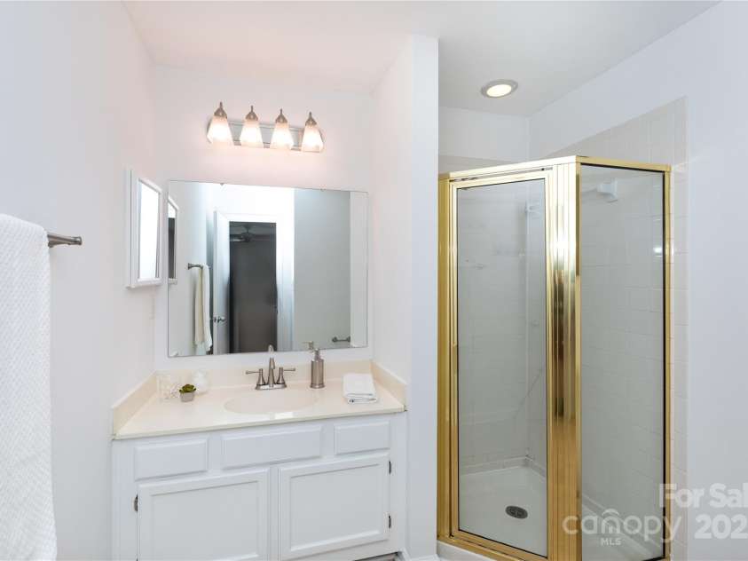 2504 Stradbrook Drive, Charlotte, NC 28210.  MLS# CAR4248177, YatesRealty ID 7973. 