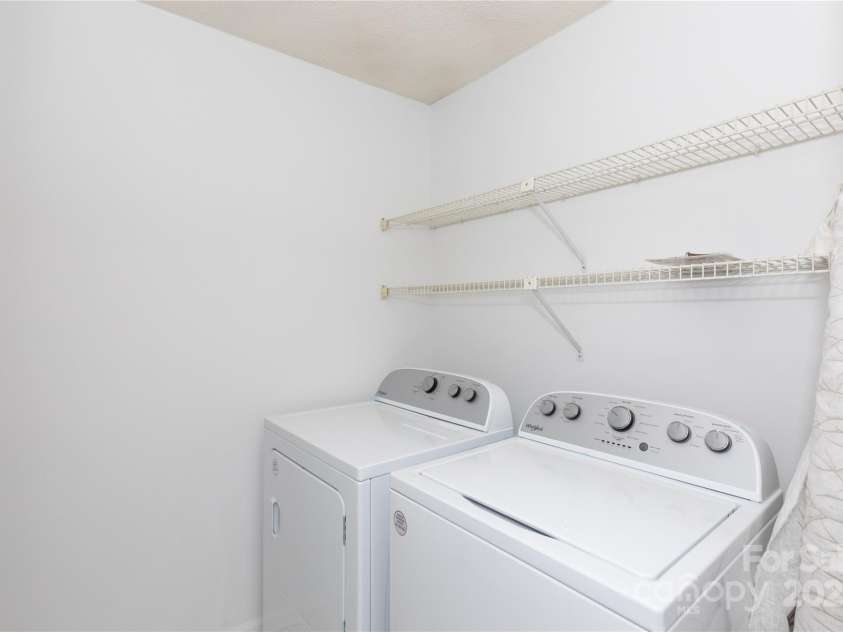 2504 Stradbrook Drive, Charlotte, NC 28210.  MLS# CAR4248177, YatesRealty ID 7973. 