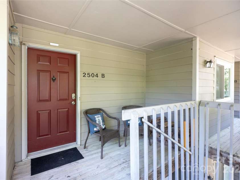 2504 Stradbrook Drive, Charlotte, NC 28210.  MLS# CAR4248177, YatesRealty ID 7973. 