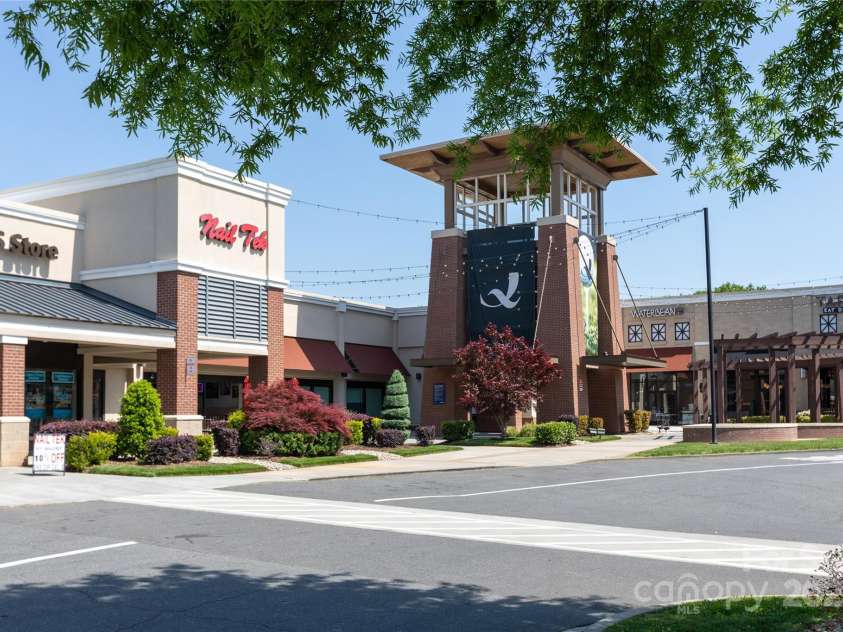 2504 Stradbrook Drive, Charlotte, NC 28210.  MLS# CAR4248177, YatesRealty ID 7973. 