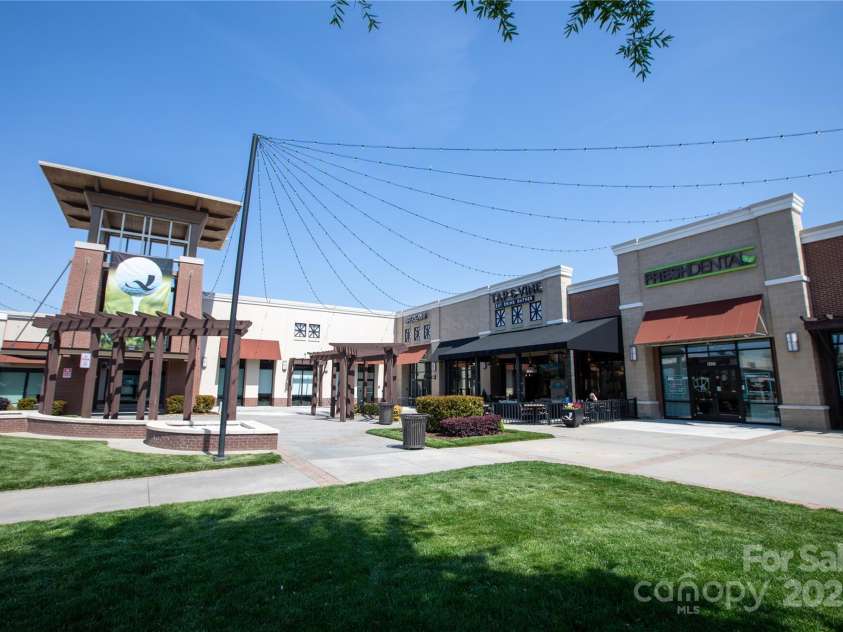 2504 Stradbrook Drive, Charlotte, NC 28210.  MLS# CAR4248177, YatesRealty ID 7973. 