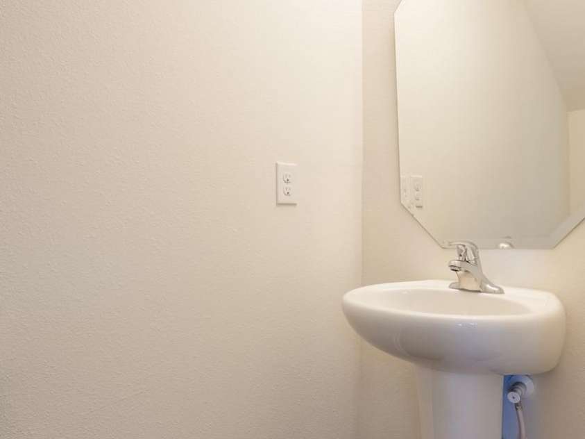 1430 Eastway Drive, Dallas, NC 28034.  MLS# CAR4245030, YatesRealty ID 7974. 