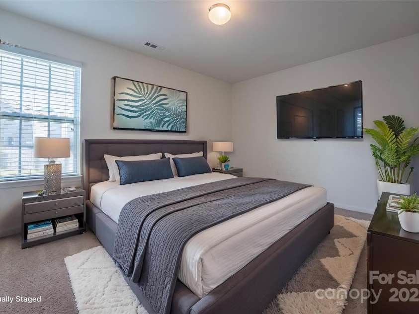 1430 Eastway Drive, Dallas, NC 28034.  MLS# CAR4245030, YatesRealty ID 7974. 